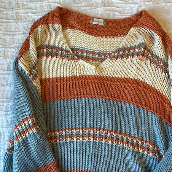 Altar’d State Sydney Sweater - Picture 2 of 5